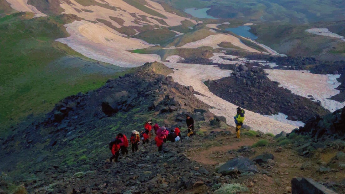 ژنانی کۆیە شەوێک لەسەر چیای هەڵگورد مانەوە
