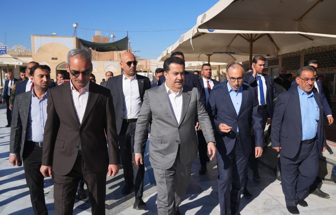 السوداني يؤدي زيارة ضريح الإمامين العسكريين في سامراء