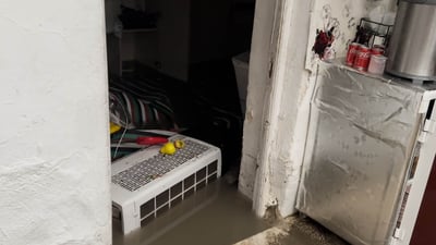 ماڵیک لە تەیراوە هەموو بارانێک ئاو دەچێتە ماڵیان