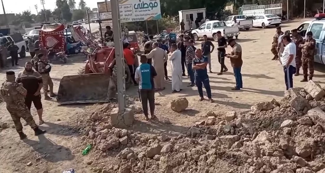متوقف منذ عامين.. محتجون يطالبون باستئناف أعمال جسر المسيب – الاسكندرية (صور)