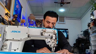 کۆنترین پینەدۆزى دوزخورماتوو بە قاچێکەوە کار دەکات