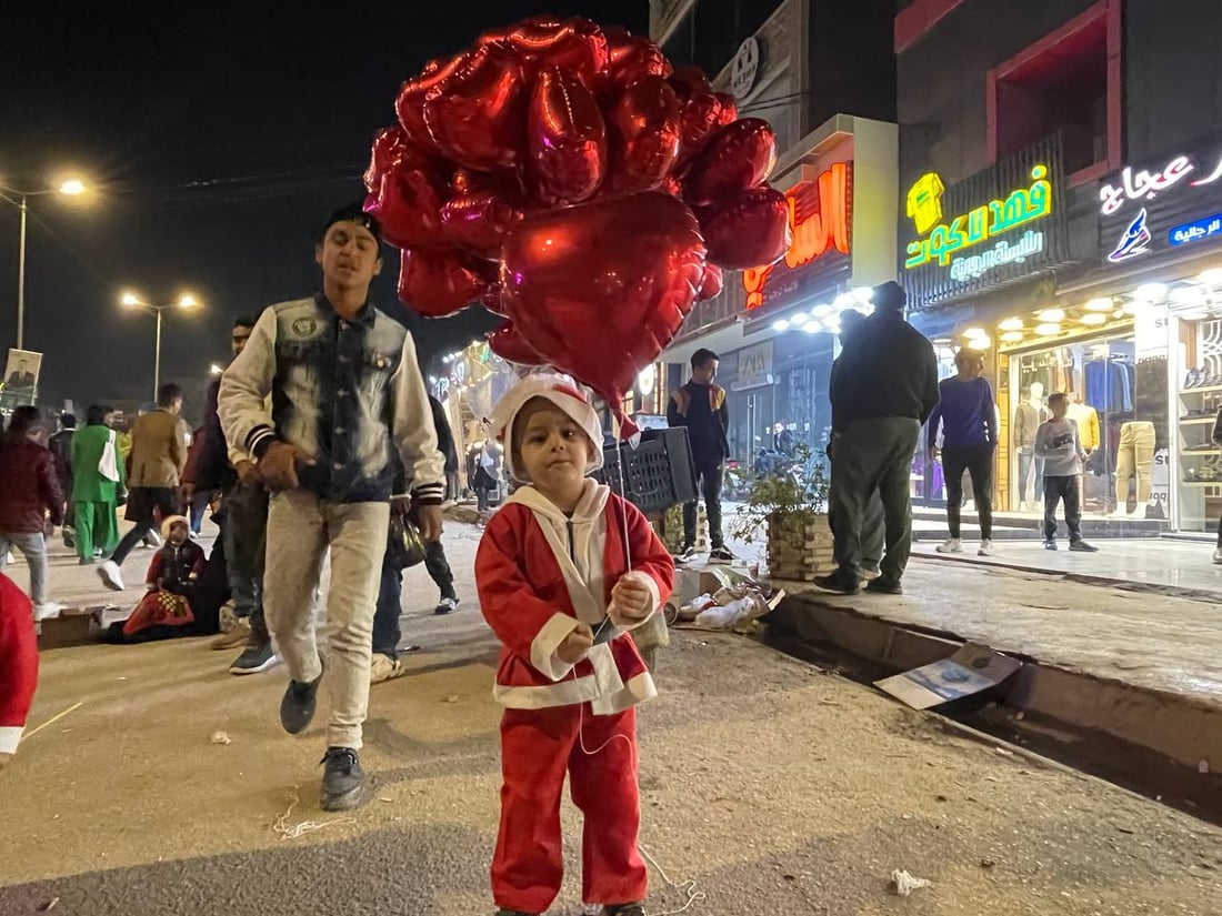 صور: بعقوبة تستقبل رأس السنة في “شارع الطابو” والعوائل ملأت المكان بالاحتفالات