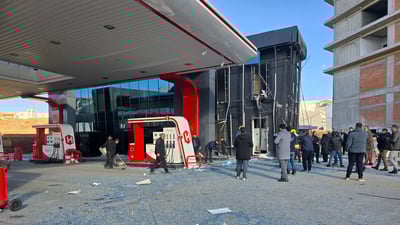 صور: إصابة 4 أشخاص بانفجار داخل محطة وقود وسط السليمانية