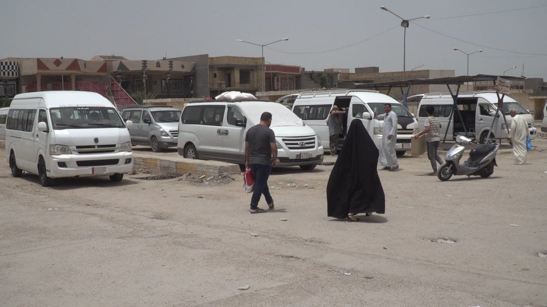 صور: طابور كراج الحلة غاضب من الچابك.. “يخطف العبرية بينما ننتظرهم لساعات”
