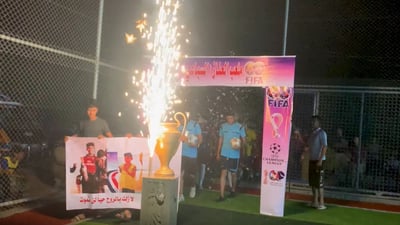 مازلت حياً.. شباب أبو غريب يستذكرون الطفل محمود أمام ذويه المتفرجين