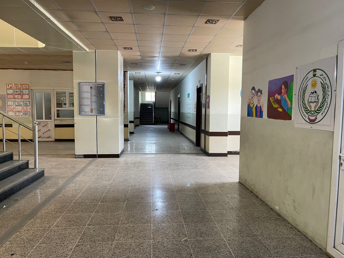 مديرة مدرسة حكومية في السليمانية تستقبل أطفال الاحتياجات الخاصة منذ 6 أعوام