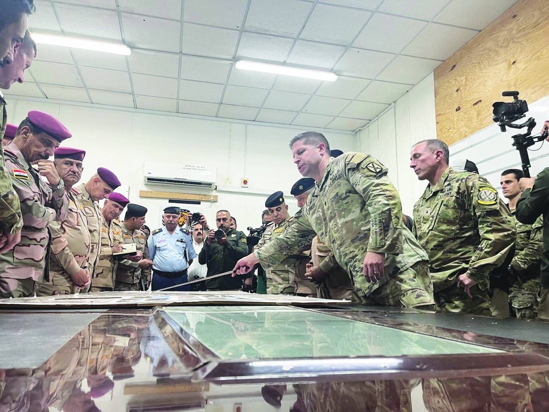 صورة نشرها الجيش الأميركي من زيارة الفريق أول ركن عبد الأمير يار الله إلى قاعدة «عين الأسد» غرب البلاد