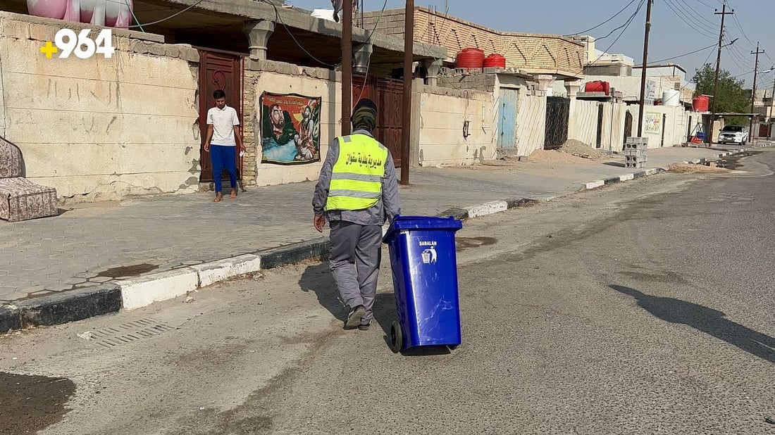 ماذا نفعل أكثر حتى لا ترموا النفايات؟.. سفوان توزع حاوية وأكياساً لكل عائلة (صور)