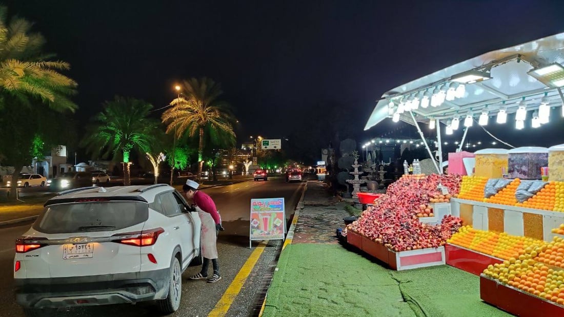 ليس مجرد دكان عصير في زيّونة.. إنهم “يقشرون ويفلّسون” مع موضة “بلا سكّر” (صور)
