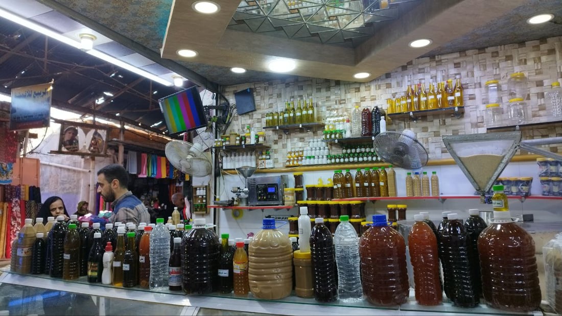 بصمات “آل بيعي” باقية في سوق الحلة الكبير.. أسطوات الدبس والراشي والخل منذ قرن
