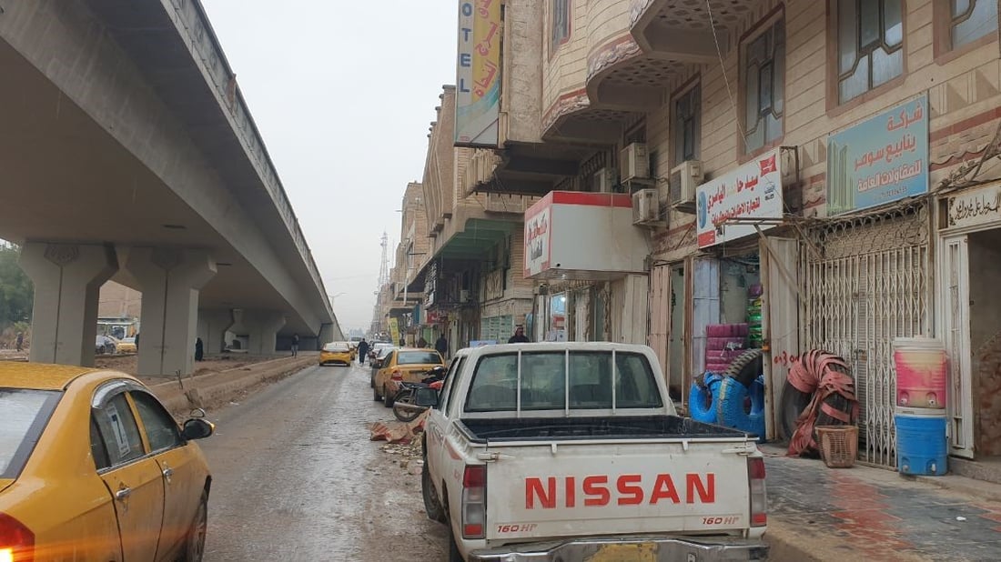 “المحل للبيع”.. خسائر بالملايين في السماوة بسبب مجسر الصدرين (صور)