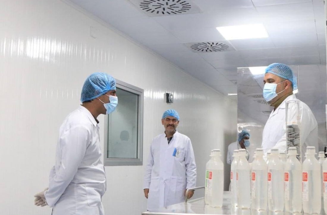 محافظ نينوى والسفيرة الأمريكية يفتتحان معملا للمحاليل الوريدية