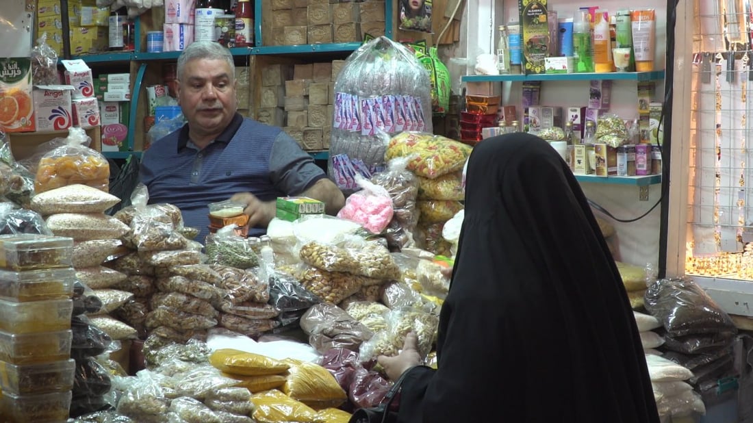 عطارو الحلة يعدون خلطة بهارات خاصة “لكليجة العيد”.. مع الحلقوم والدهن الحرّ (صور)