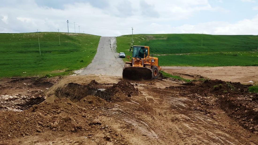 رێگای بەشێکی ناحیە و گوندەکان لە پاشماوەی باران و لافاو پاککرانەوە