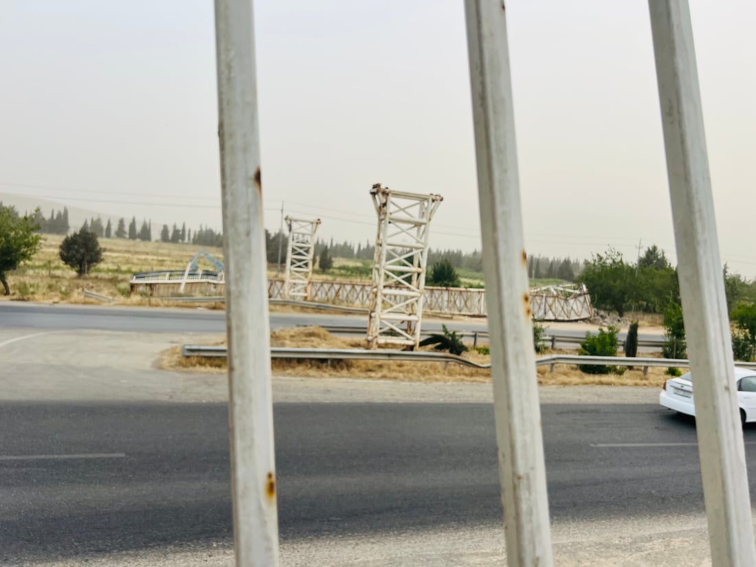 10 رۆژە پردە روخاوەکەی گۆپاڵە بێ ناز کەوتووە