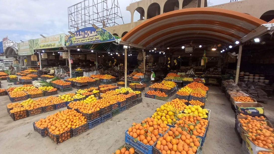 صور: قائمة بأسعار الخضار والفواكه في سوق الخالص.. دعوات لفرض رقابة حكومية