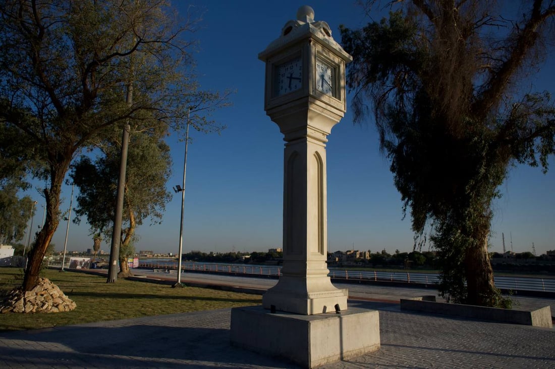 حية ودرج ومنضدة وريشة.. صور من كورنيش أبو نؤاس مع اكتمال الجزء الثاني “الأحلى”