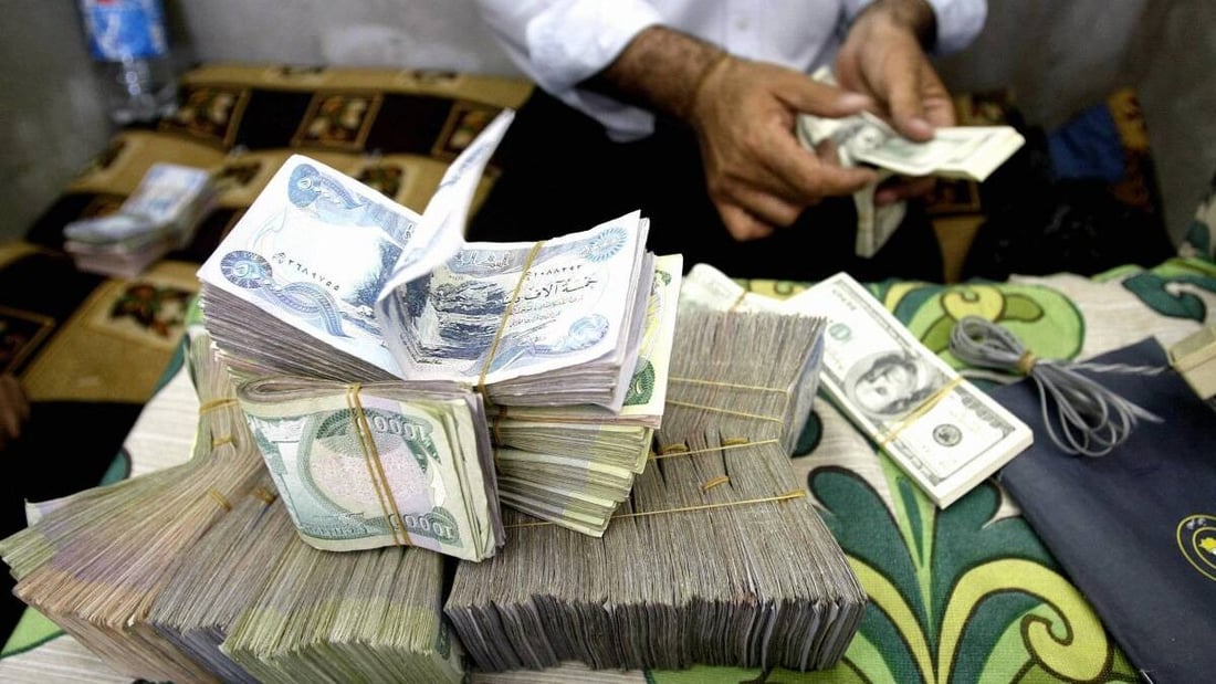 خبير يحذر من “صعقة مالية” ستصدم العراقيين ويدعو الحكومة المقبلة للمواجهة