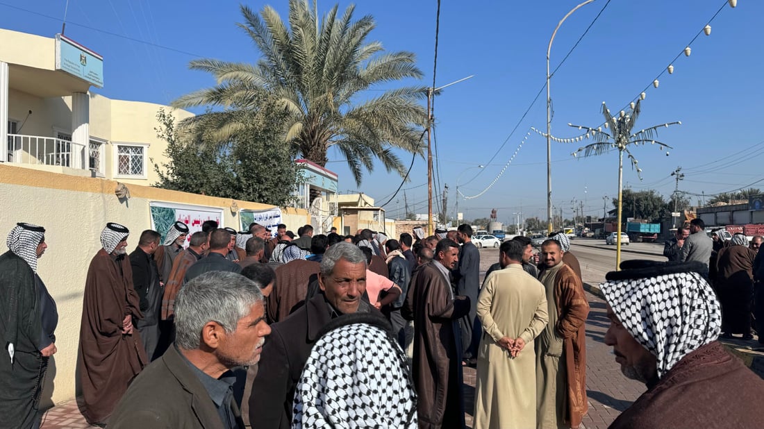 “صبرنا خلص نريد تعويضات الحالوب”.. تظاهرة غاضبة لمزارعي الحنطة بالمشخاب (صور)