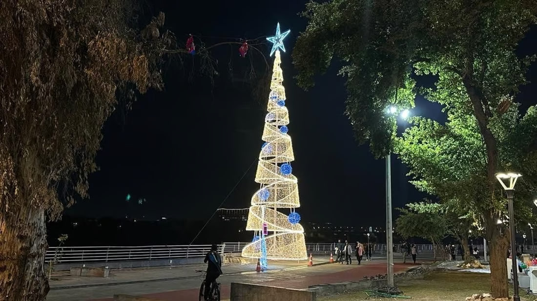 Holiday decorations go up across Baghdad as festivities are cancelled