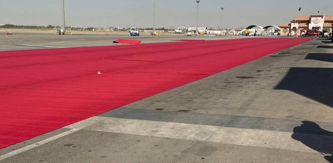 السجاد الأحمر فرش في النجف لاستقبال جثمان خامنئي.. والوصول مساءً