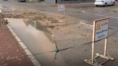 بۆرییەکی گواستنەوەی ئاو شکاوە و ئاستەنگی هاتوچۆی دروستکردووە