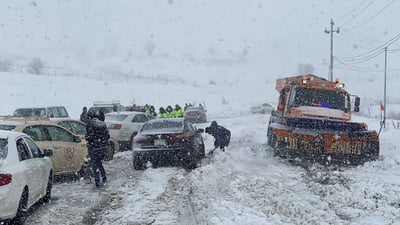بەفربارین رێگەکانی ئیدارەی سۆرانی داخست