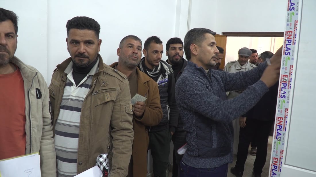 بابل: 200 متجاوز على شبكة الحماية يتقاضون رواتب حكومية أخرى