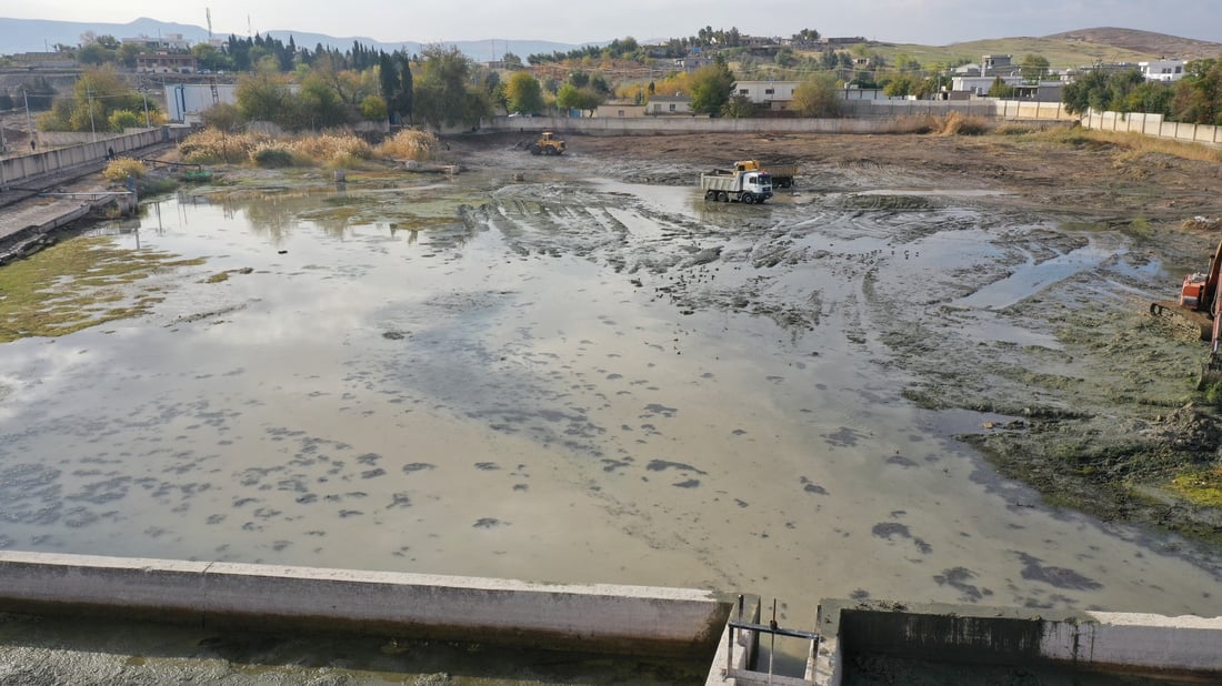 زیاتر 100 گەڵابە پاشماوە لە سەرچاوەی ئاوی بێستانسوور فڕێدرا