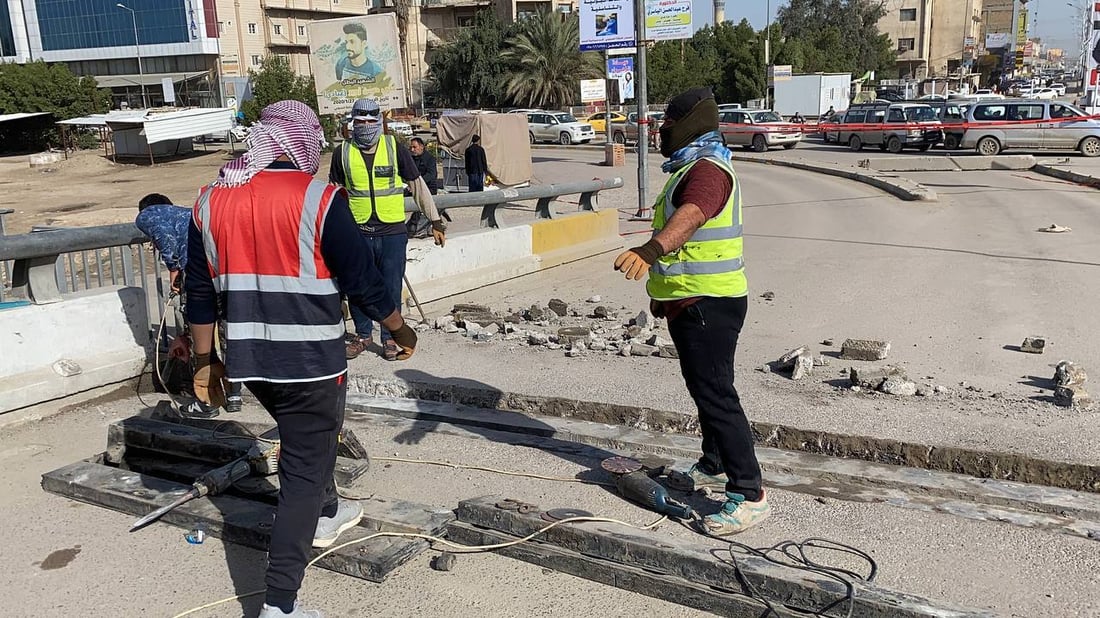 فيديو: صيانة جسر الحضارات وسط الناصرية.. لكن الطريق مازال سالكاً