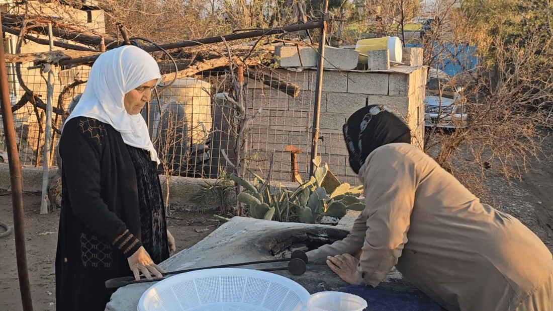 غاز نییە و بەناچاری پەنایان بۆ دار و تەندوور بردەوە