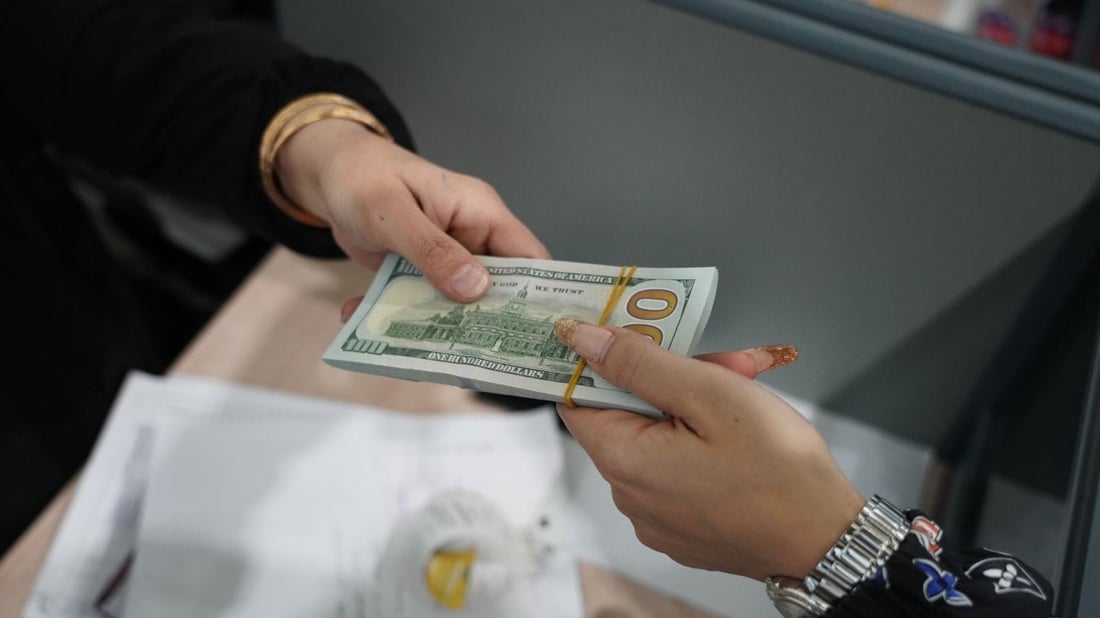 رشوة 135 ألف دولار تطيح بموظف في الكهرباء