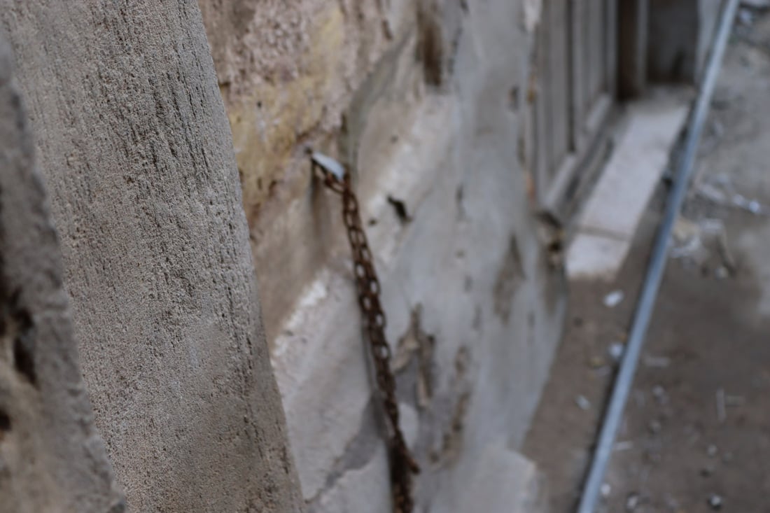 فيديو من “خان المدامغة” في الكاظمية: آخر شاهد على العهد العثماني تحوّل إلى “گراج”