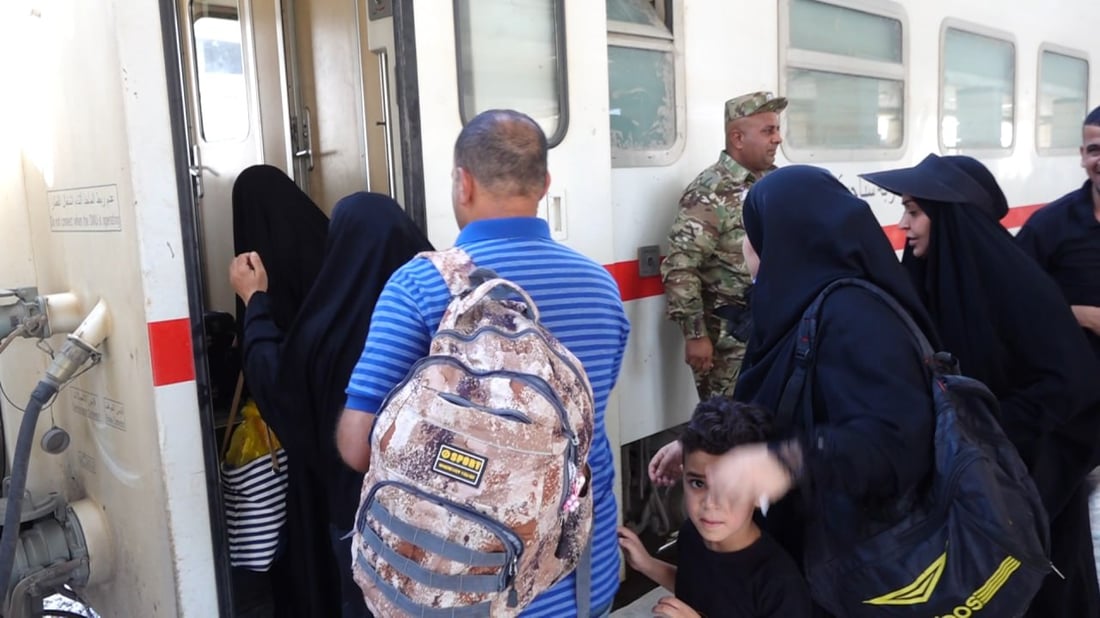 قطار بصرة بغداد لا يتوقف ويوم الأحد للإيرانيين.. إحصائية تذاكر أسبوعية (صور)