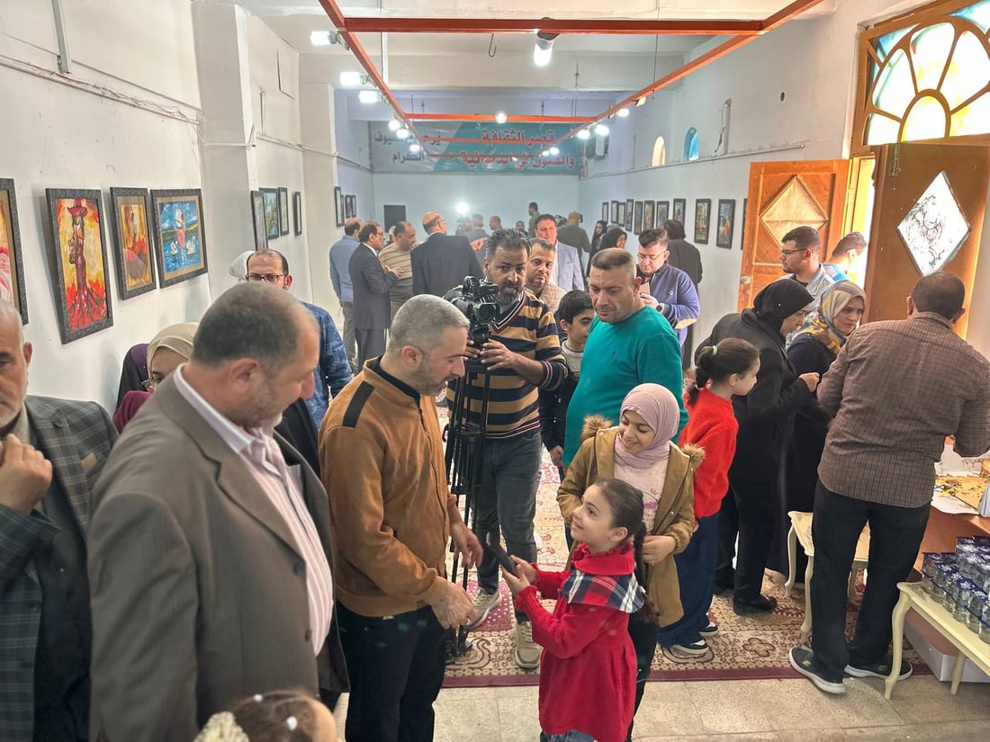 فيديو: الطفلة “لمار” تزين قصر الثقافة بـ 50 لوحة وتبهر فناني الديوانية