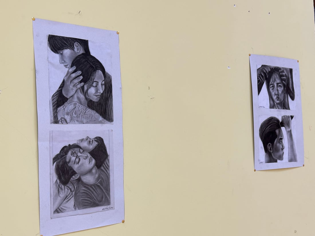 ناريمان العبيدي من حديثة.. عمرها 18 عاماً لكن الجميع وقف يتأمل أعمالها (صور)