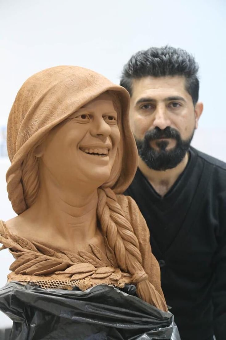 پەیکەرسازێکی هەڵەبجەیی لە ئەڵمانیا خەڵات دەکرێت