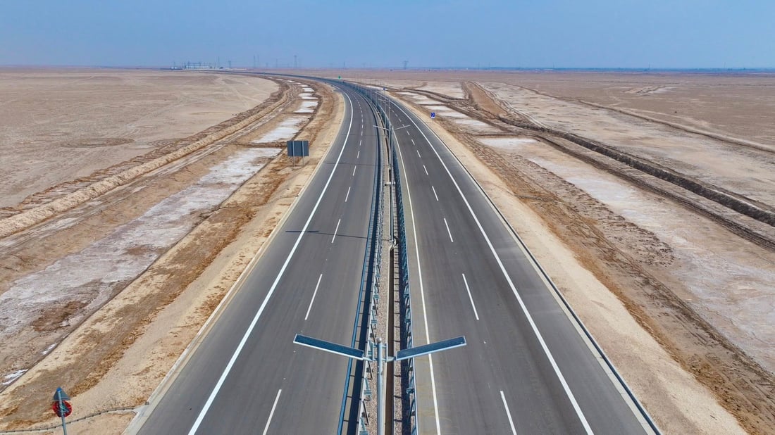 الطريق الجديد الرابط بين مدينة الفاو والنفق المغمور وصولًا إلى مدينة سفوان بطول 62 كم
