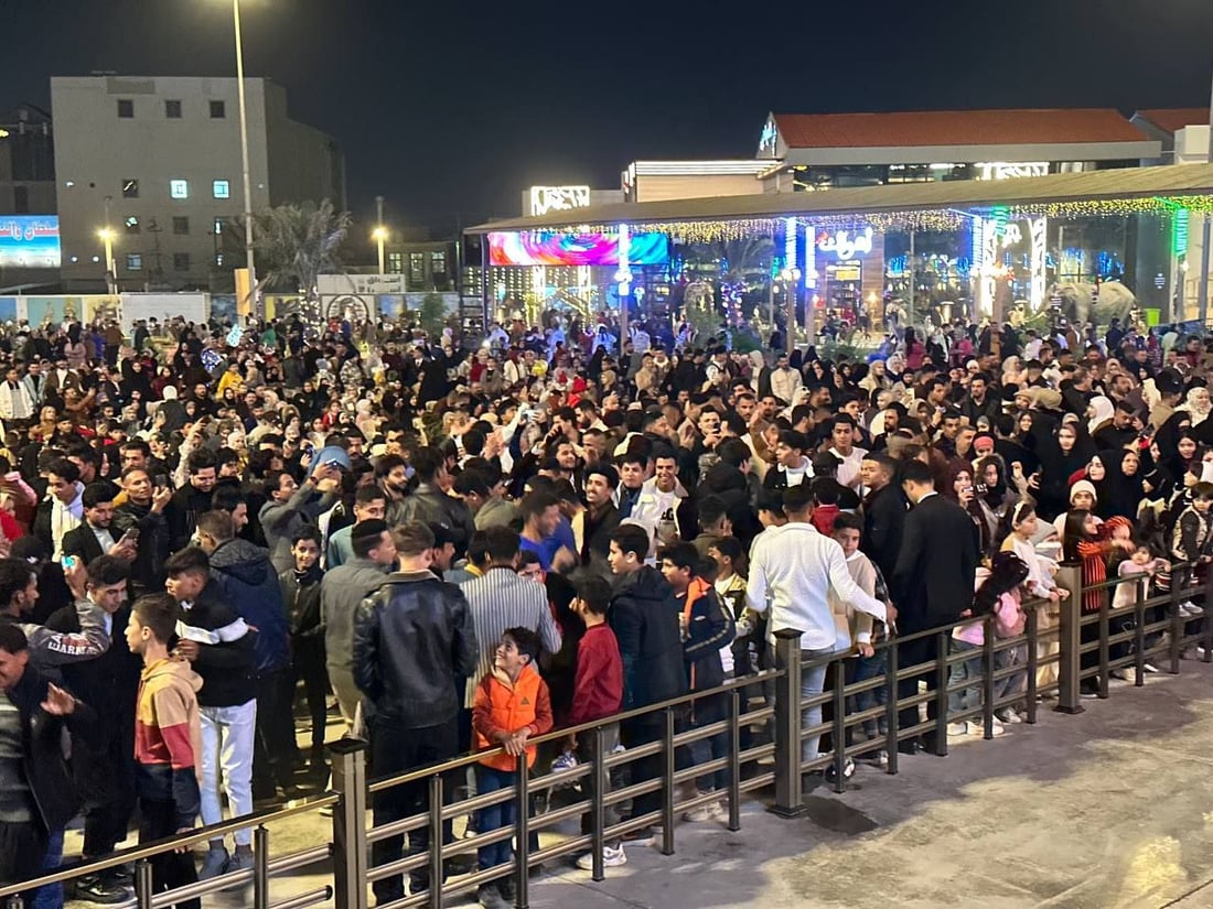 عوائل الحلة تملأ شارع 40 واحتفالات رأس السنة ستبقى حتى الفجر (صور)