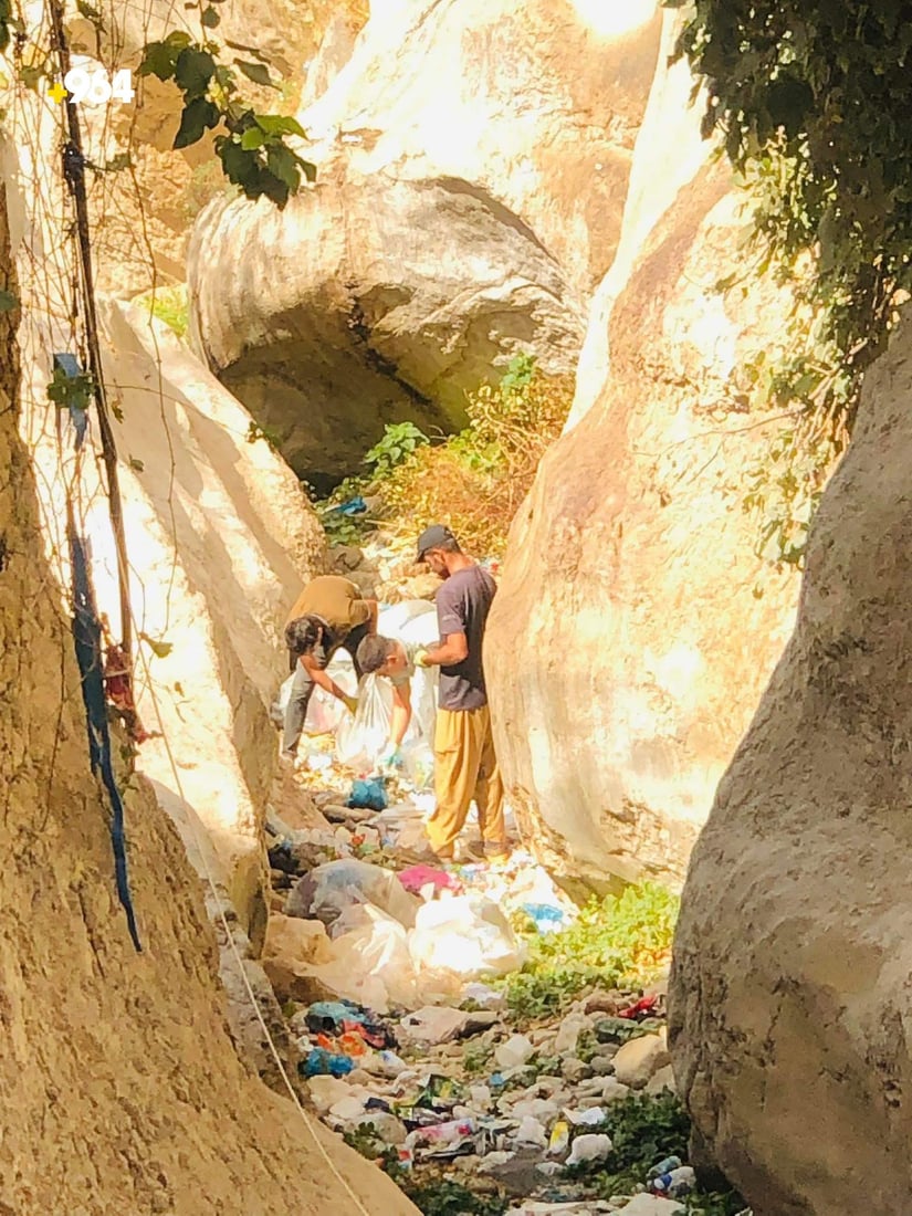 بە فۆتۆ: زیاتر له‌ تۆنێك زبڵ له‌ خه‌ره‌ندى رواندز كۆكرایه‌وه‌