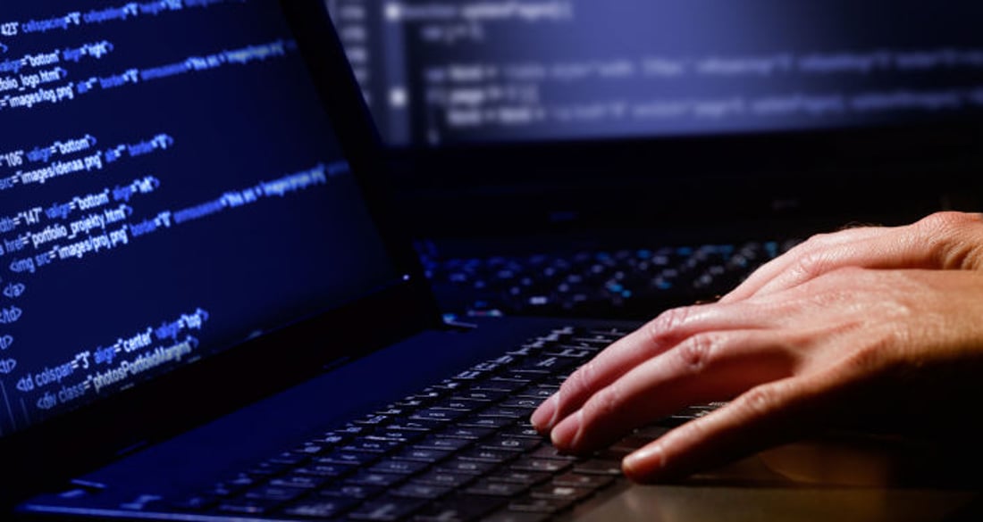 الأمن الوطني يطيح بامرأة في أبو الخصيب تستغل ضحايا الابتزاز تحت مسمى ‘المساعدة’