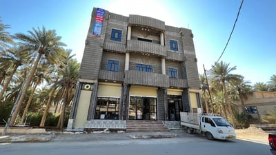 (صور) حديثة: “لؤي” ينجح بتحقيق حلمه ويدشن مجمعا بثلاث طوابق للسلع المنزلية