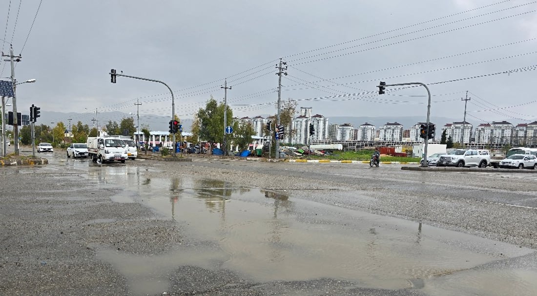 شکانی بۆریەکی ئاو شەقامێکی بەکرەجۆی کردووەتە بێژەنگ