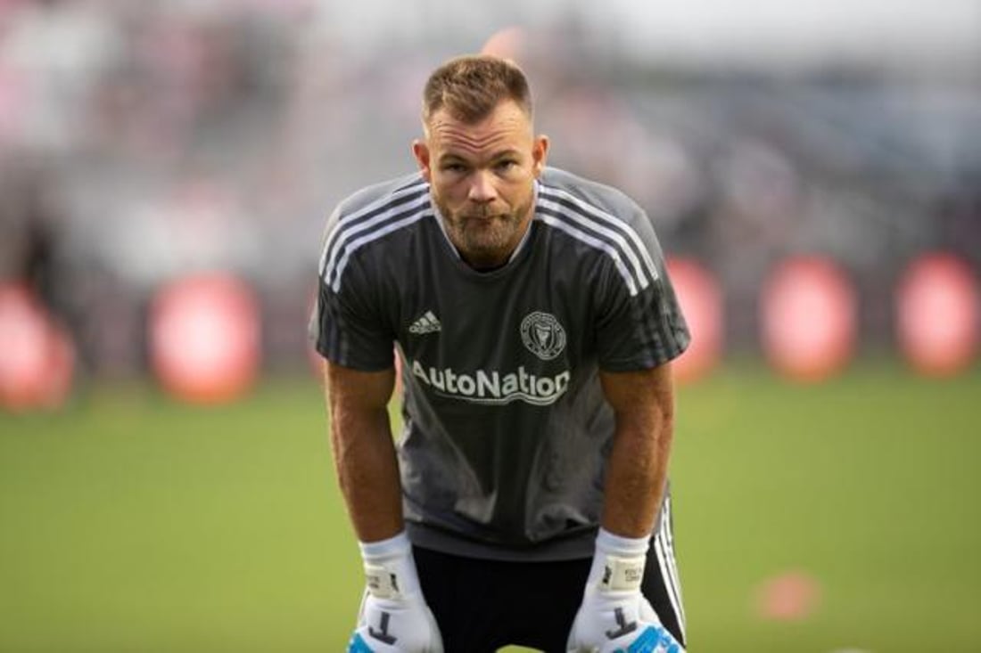 مێسی گۆڵپارێزی تیپه‌كه‌ی به‌ ده‌ركردن دا