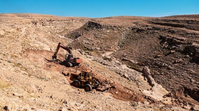 له‌سه‌ر چیاى قه‌ره‌چوغ پۆندێكى گلدانه‌وه‌ى ئاوى باران دروستده‌كرێت