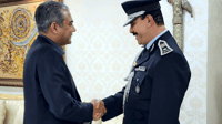 العراقيون إلى باكستان بلا فيزا.. 