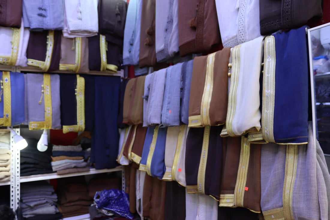 “يشتريها بس الثگيل”.. عباءة المجر الكبير الأغلى في استربادي الكاظمية (صور)