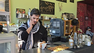 قاوەخانەیەکی سلێمانی: قاوەی توركی و عەرەبیمان فڕێدا و چیتر نایفرۆشین