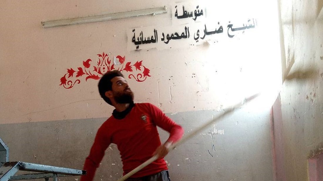 ابو غريب: تأهيل مدرسة “الشيخ ضاري” على نفقة محاضرين مجانيين (صور)