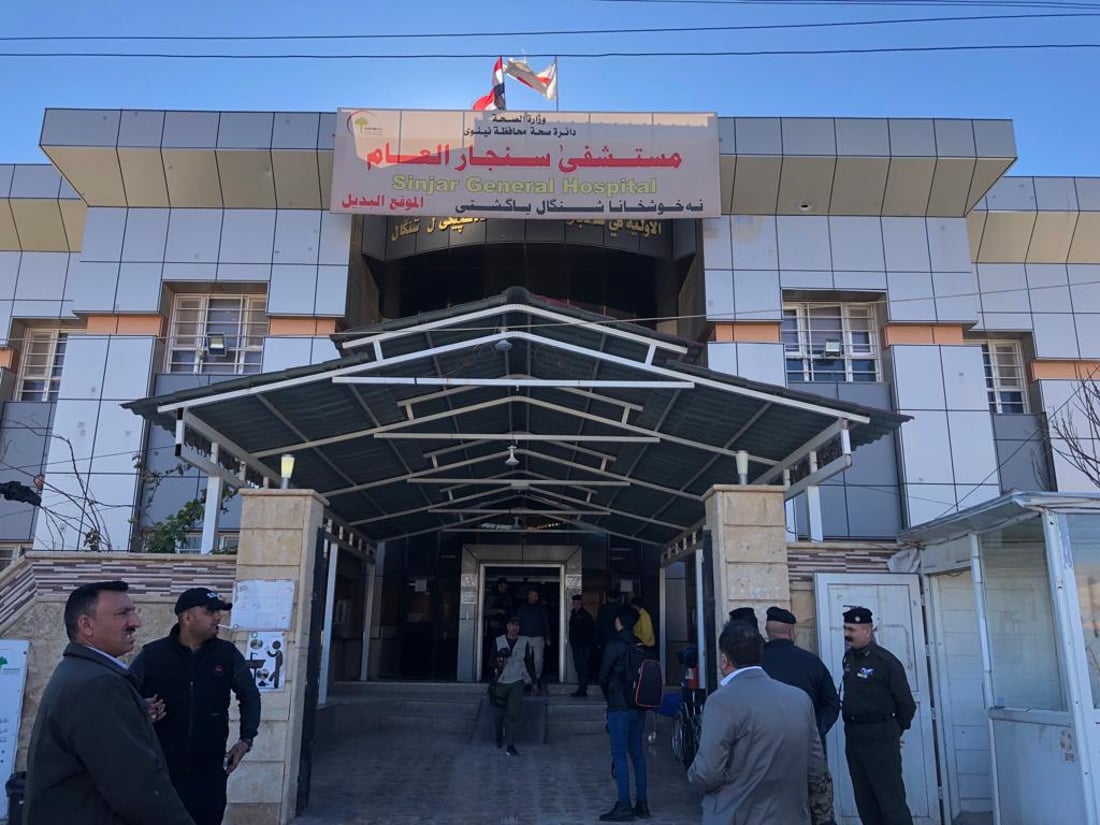 صور: المحافظ في سنجار.. والمدينة تفتح أمامه صندوق المشاكل وموانع عودة السكان